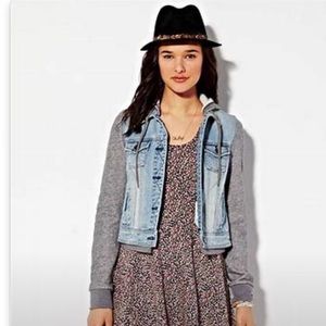 AEO American Eagle Hood Jean Jacket Small Like New
